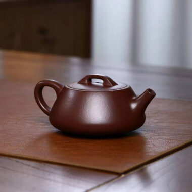 Full Handmade Yixing Zisha Teapot [Shi Piao Pot] (Zi Ni – 180ml)