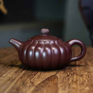 Full Handmade Yixing Zisha Teapot [Chrysanthemum Bud Pot] (Lao Zi Ni – 170ml)