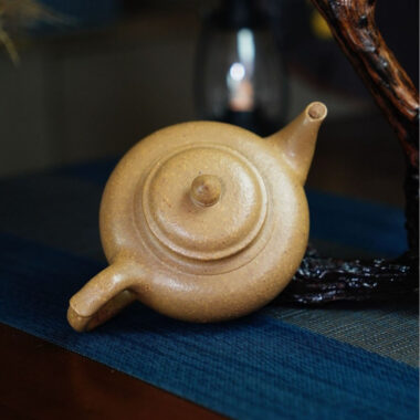 Full Handmade Yixing Zisha Teapot [Xiao Ying Pot] (Duan Ni – 270ml)