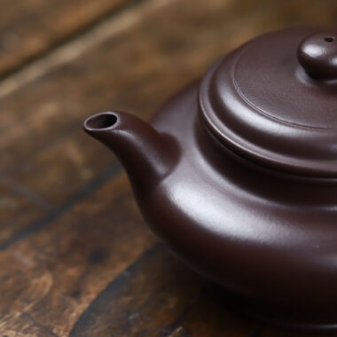 Full Handmade Yixing Zisha Teapot [Xu Bian Pot] ( Lao Zi Ni – 190ml)