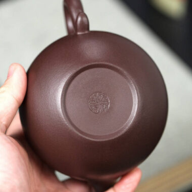 Full Handmade Yixing Zisha Teapot [Lotus Seed Pot] (Zi Ni – 350ml)