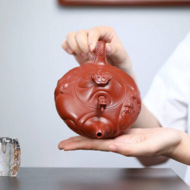 Full Handmade Yixing Zisha Teapot [Carp Dragon Pot] (Zhu Ni – 220/350ml)