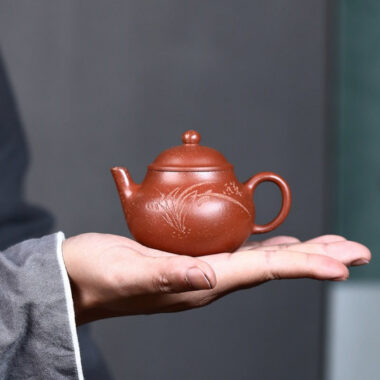 Yixing Zisha Teapot [Pear Pot] (Jiang Po Ni – 120ml)