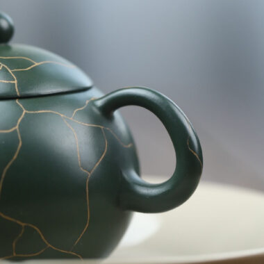 Full Handmade Yixing Zisha Teapot [Bing Wen Wendan Pot] (Minguo Lu Ni- 210ml)