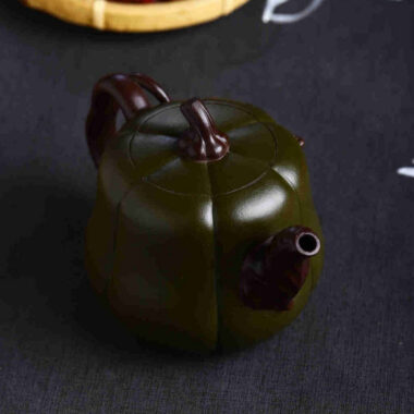 Full Handmade Yixing Zisha Teapot [Bi-color Pumpkin Pot] (Lu Ni/Zi Ni – 350ml)