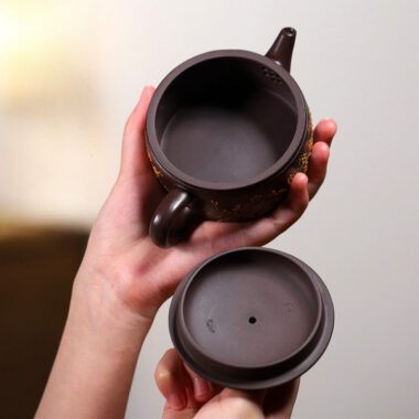 Yixing Zisha Teapot [Meixiang Hanwa] (Zi Ni – 170ml)