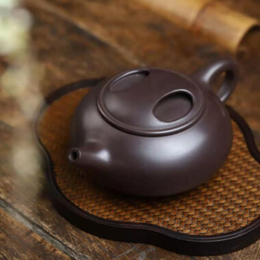 Full Handmade Yixing Zisha Teapot [Niu Gai Shi Piao Pot] (Lao Zi Ni – 250/420ml)