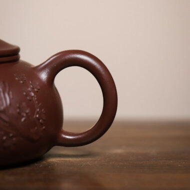 Yixing Zisha Teapot [Plum Blossom Han Jiang] (Zi Zhu Ni – 250ml)
