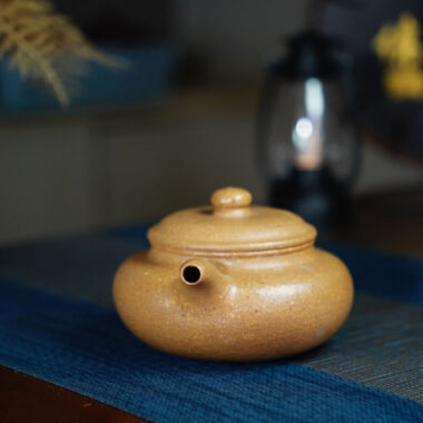 Full Handmade Yixing Zisha Teapot [Fanggu Pot] (Duan Ni – 260ml)