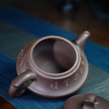 Full Handmade Yixing Zisha Teapot [Smooth & Fine Pot] (Zi Ni – 350ml)