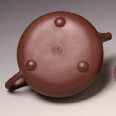 Full Handmade Yixing Zisha Teapot [Jingzhou Shi Piao Pot] (Zi Ni – 370ml)