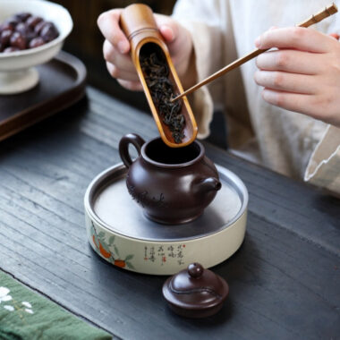 Yixing Zisha Teapot [Yahe Pan Pot] (100 Mu Zi Ni – 220ml)