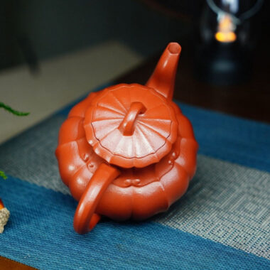 Full Handmade Yixing Zisha Teapot [Jinzun Pot] (Zhu Ni – 370ml)