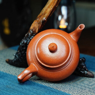 Full Handmade Yixing Zisha Teapot [Xiao Ying Pot] Plain Smooth (Li Pi Zhu Ni – 230ml)