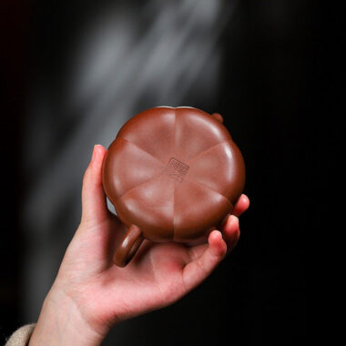 Yixing Zisha Teapot [Plum Han Jiang] (Zi Ni – 180ml)