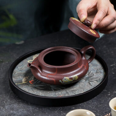 Full Handmade Yixing Zisha Teapot [Jiqing Tian Xia] (30 Mu Zi Ni – 260ml)