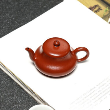 Full Handmade Yixing Zisha Teapot [Junde Pot] (Dahongpao – 130ml)