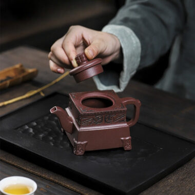 Full Handmade Yixing Zisha Teapot [Sifang Dingli] (Zi Ni – 280ml)
