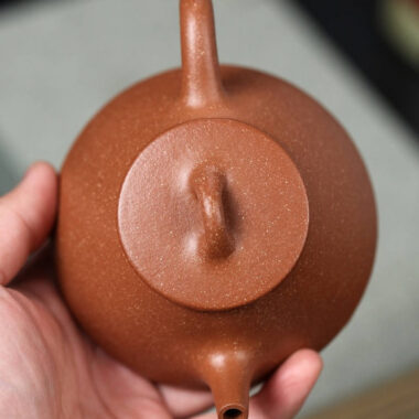 Full Handmade Yixing Zisha Teapot [Ziye Shi Piao Pot] (Jiang Po Ni – 220ml)
