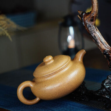 Full Handmade Yixing Zisha Teapot [Fanggu Pot] (Duan Ni – 260ml)