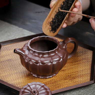 Full Handmade Yixing Zisha Teapot [Ruyi Linghua] (Jin Sha Zi Ni – 300ml)