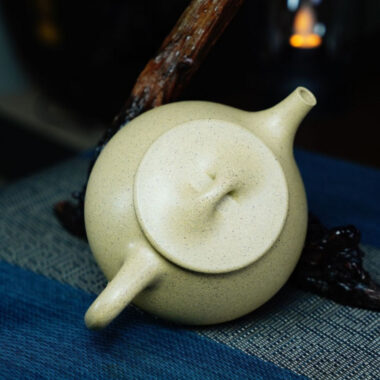 Full Handmade Yixing Zisha Teapot [Jingzhou Shi Piao Pot] (Benson Lu Ni – 200ml)