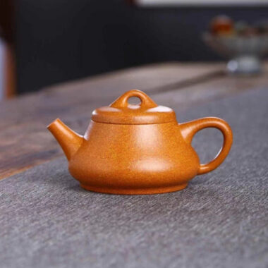 Full Handmade Yixing Zisha Teapot [Xin Piao Pot] (Wucai Lao Duan Ni – 200ml)