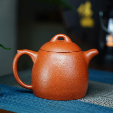 Full Handmade Yixing Zisha Teapot [Qin Quan Pot] (Li Pi Zhu Ni – 270ml)