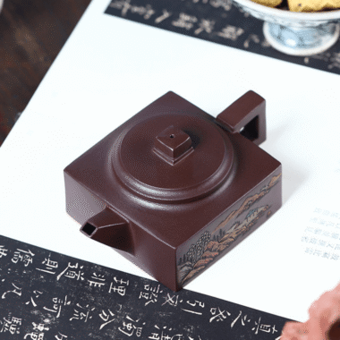 Full Handmade Yixing Zisha Shanshui Color Painted Teapot [Fangshan Yishi] (Lao Zi Ni – 200ml)