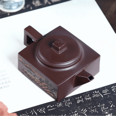 Full Handmade Yixing Zisha Shanshui Color Painted Teapot [Fangshan Yishi] (Lao Zi Ni – 200ml)
