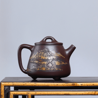 Full Handmade Yixing Zisha Shanshui Color Painted Teapot [Gao Shi Piao] (Lao Zi Ni – 290ml)