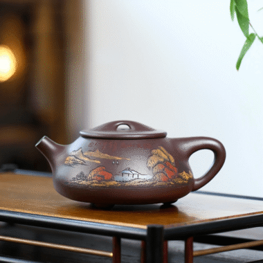Full Handmade Yixing Zisha Shanshui Color Painted Teapot [Xiaoman Piao] (Lao Zi Ni – 250ml)