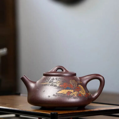Full Handmade Yixing Zisha Shanshui Color Painted Teapot [Ziye Shi Piao] (Lao Zi Ni – 300ml)