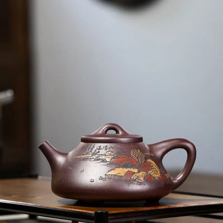 Full Handmade Yixing Zisha Shanshui Color Painted Teapot [Ziye Shi Piao] (Lao Zi Ni – 300ml)