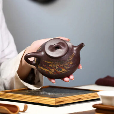 Full Handmade Yixing Zisha Shanshui Color Painted Teapot [Ziye Shi Piao] (Lao Zi Ni – 300ml)