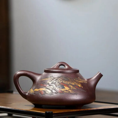 Full Handmade Yixing Zisha Shanshui Color Painted Teapot [Ziye Shi Piao] (Lao Zi Ni – 300ml)