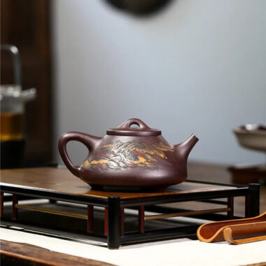 Full Handmade Yixing Zisha Shanshui Color Painted Teapot [Ziye Shi Piao] (Lao Zi Ni – 300ml)