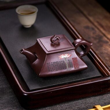 Full Handmade Yixing Zisha Teapot [Ai Lian Shuo] (Zi Jia Ni – 280ml)