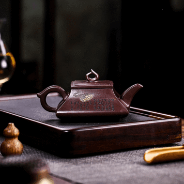 Full Handmade Yixing Zisha Teapot [Ai Lian Shuo] (Zi Jia Ni – 280ml)