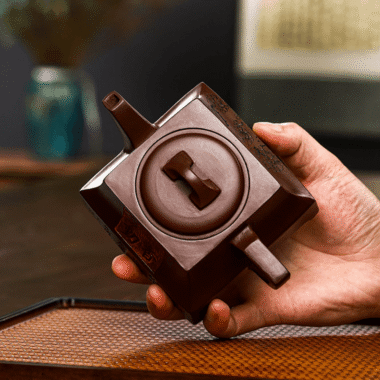 Full Handmade Yixing Zisha Teapot [An Xiang Fudong] (Zi Ni – 280ml)