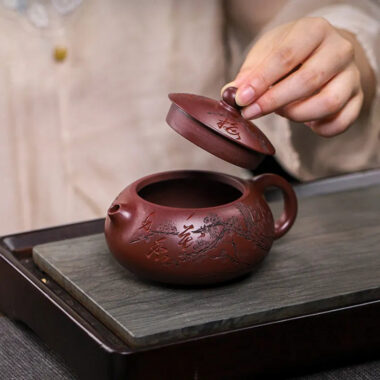 Full Handmade Yixing Zisha Teapot [An Xiang Xishi] (Long Xue Sha – 250ml)