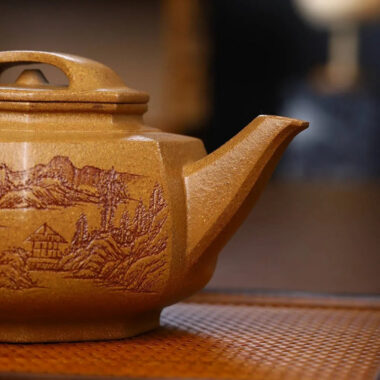 Full Handmade Yixing Zisha Teapot [Bafang Niu Gai Pot] (Wucai Lao Duan Ni – 650ml)