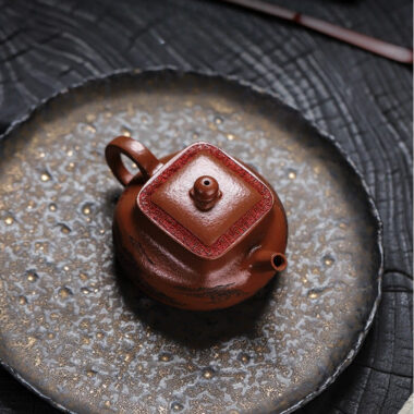 Full Handmade Yixing Zisha Teapot [Bai Fu Ju Zhen] (Hong Jiang Po Ni – 150ml)