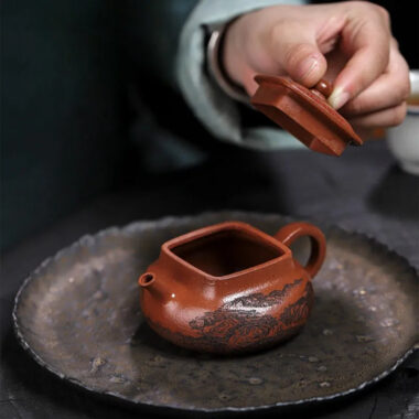 Full Handmade Yixing Zisha Teapot [Bai Fu Ju Zhen] (Hong Jiang Po Ni – 150ml)