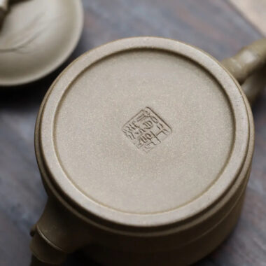 Full Handmade Yixing Zisha Teapot [Bamboo Pot] (Duan Ni – 300ml)