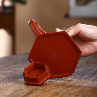 Full Handmade Yixing Zisha Teapot [Bawang Shi Piao Pot] (Xiao Meiyao Zhu Ni – 200ml)