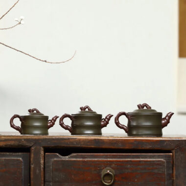 Full Handmade Yixing Zisha Teapot [Bi-color Bamboo Pot] (Lu Ni – 125/180/270ml)