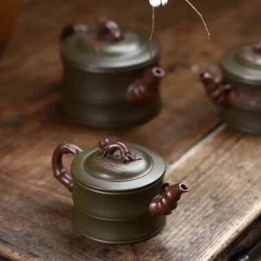 Full Handmade Yixing Zisha Teapot [Bi-color Bamboo Pot] (Lu Ni – 125/180/270ml)