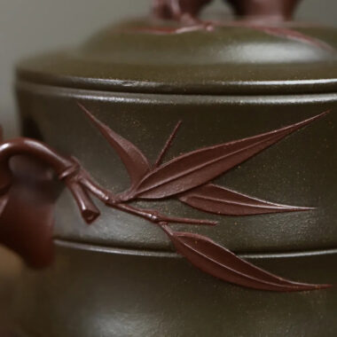 Full Handmade Yixing Zisha Teapot [Bi-color Bamboo Pot] (Lu Ni – 125/180/270ml)