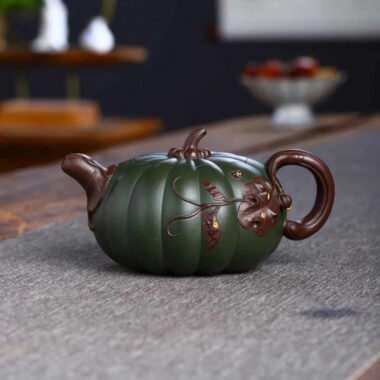 Full Handmade Yixing Zisha Teapot [Bi-color Pumpkin Pot] (Lu Ni/Hong Ni – 380ml)